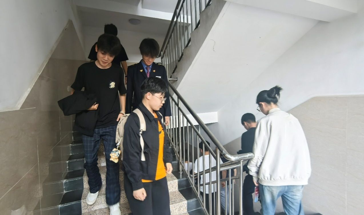 18A15